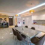 Stylish Duplex 3 Bedroom Jacuzzi, Bbq, Scenic Views Għajnsielem