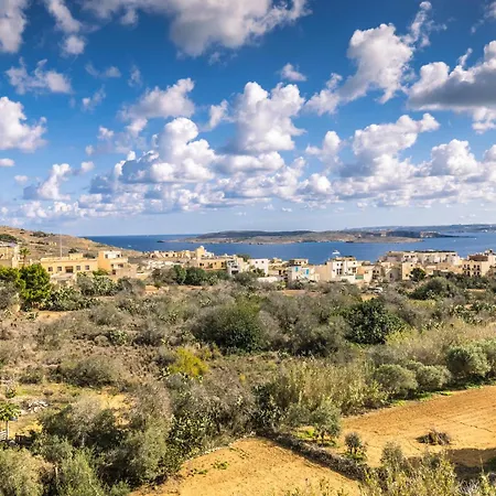 Stylish Duplex 3 Bedroom Jacuzzi, Bbq, Scenic Views アパート