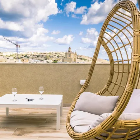 Stylish Duplex 3 Bedroom Jacuzzi, Bbq, Scenic Views Apartment