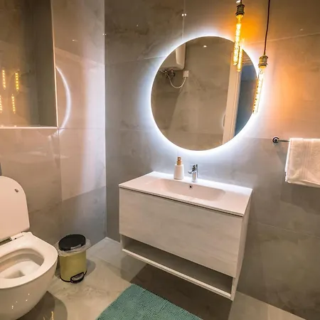 Apartment Stylish Duplex 3 Bedroom Jacuzzi, Bbq, Scenic Views *