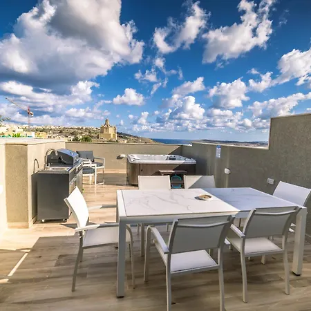 Stylish Duplex 3 Bedroom Jacuzzi, Bbq, Scenic Views * Għajnsielem
