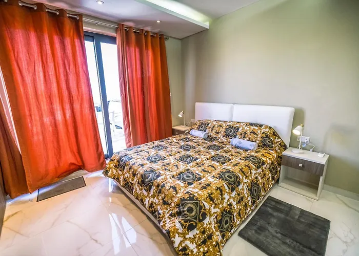 Stylish Duplex 3 Bedroom Jacuzzi, Bbq, Scenic Views Lejlighed