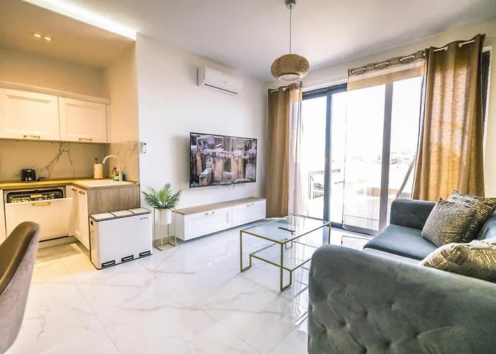 Stylish Duplex 3 Bedroom Jacuzzi, Bbq, Scenic Views Lejlighed *