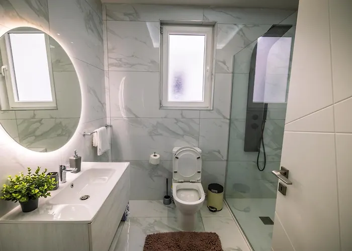 Stylish Duplex 3 Bedroom Jacuzzi, Bbq, Scenic Views Lejlighed *