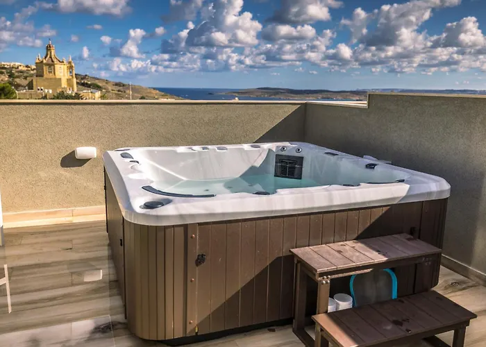 Stylish Duplex 3 Bedroom Jacuzzi, Bbq, Scenic Views Lejlighed